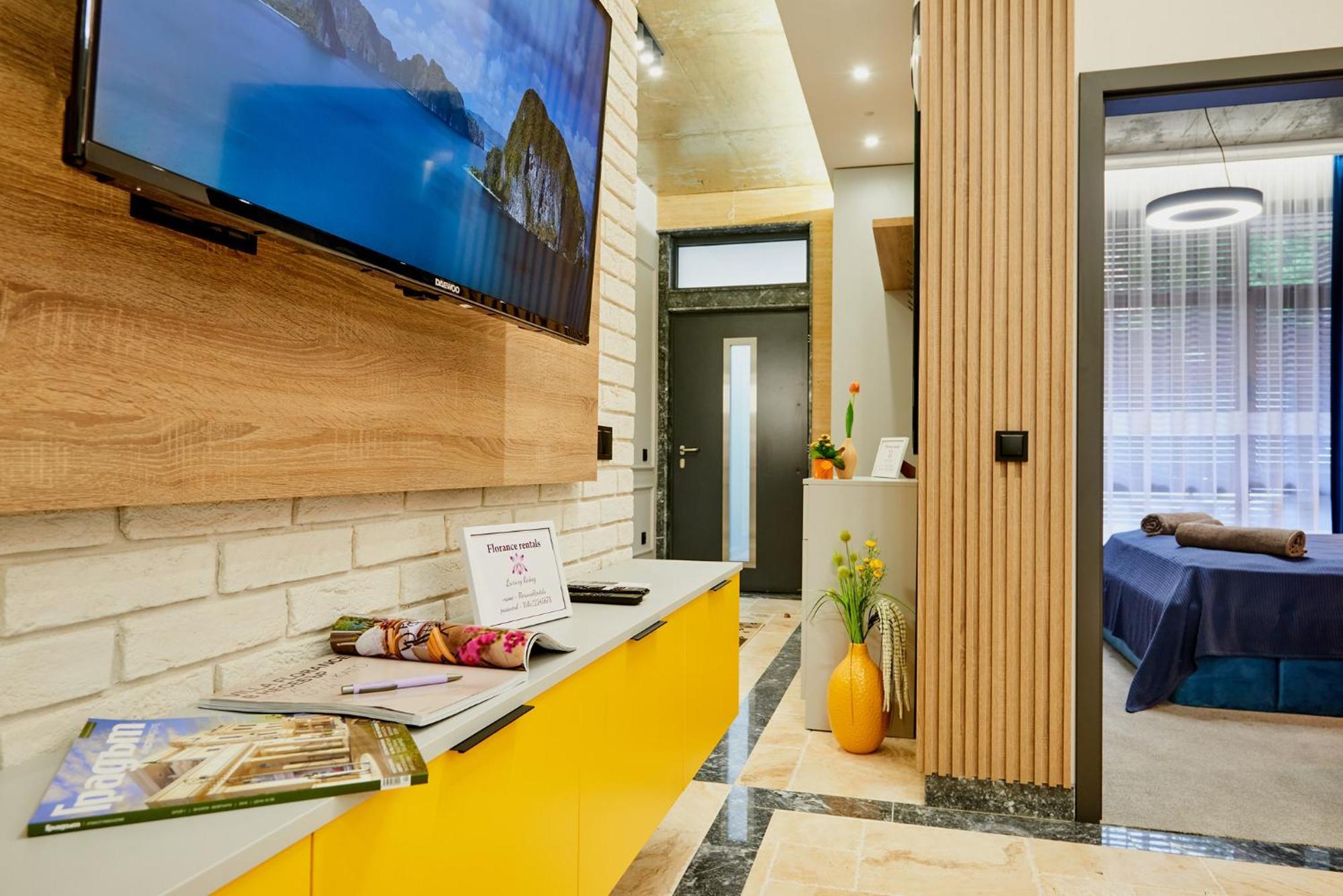Florance Rentals Luxury Apartments In Burgas Exterior photo