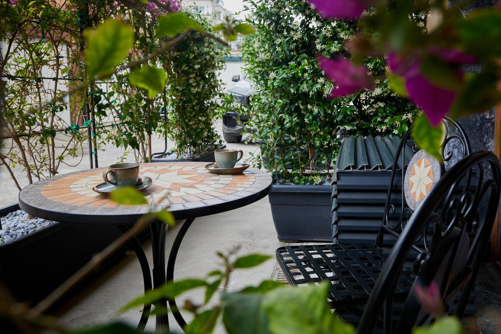 Florance Rentals Luxury Apartments In Burgas Exterior photo