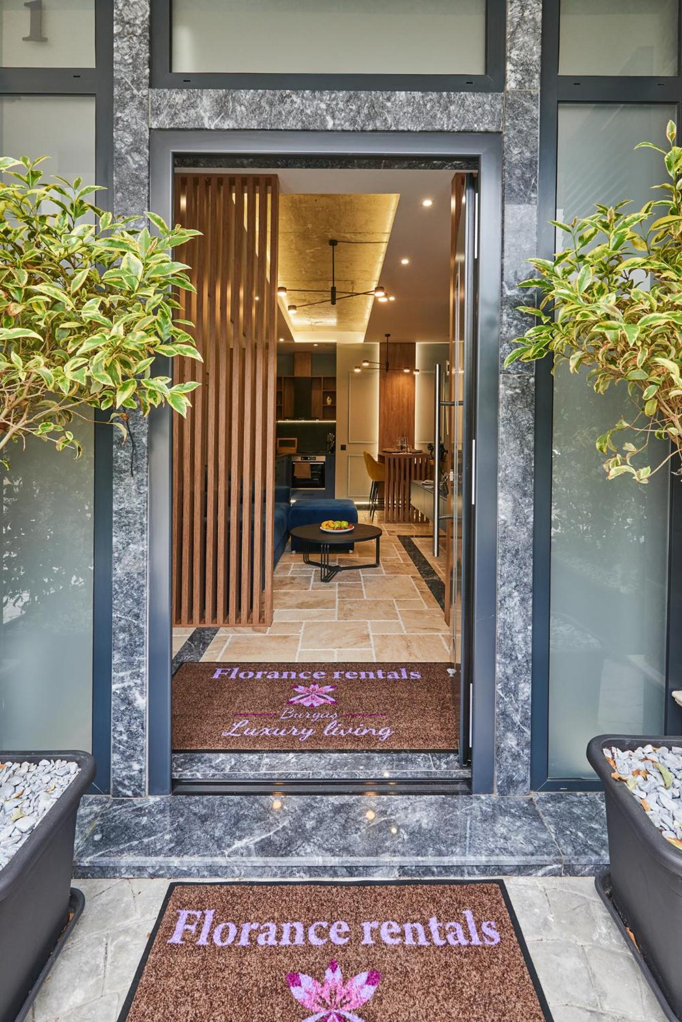 Florance Rentals Luxury Apartments In Burgas Exterior photo